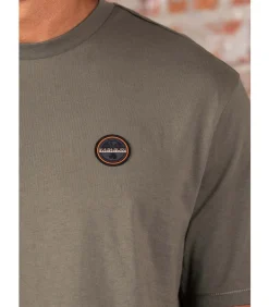 Badge t-shirt- tea leaf