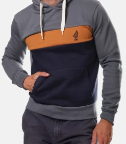 Driekleurige hoodie, logo op de borst