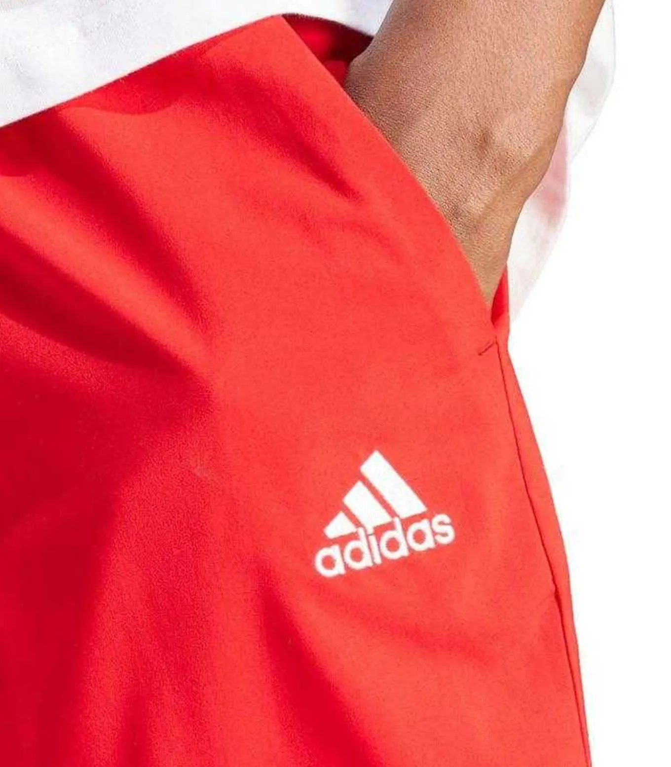 ESSENTIALS CHELSEA - Korte Broek - Rood