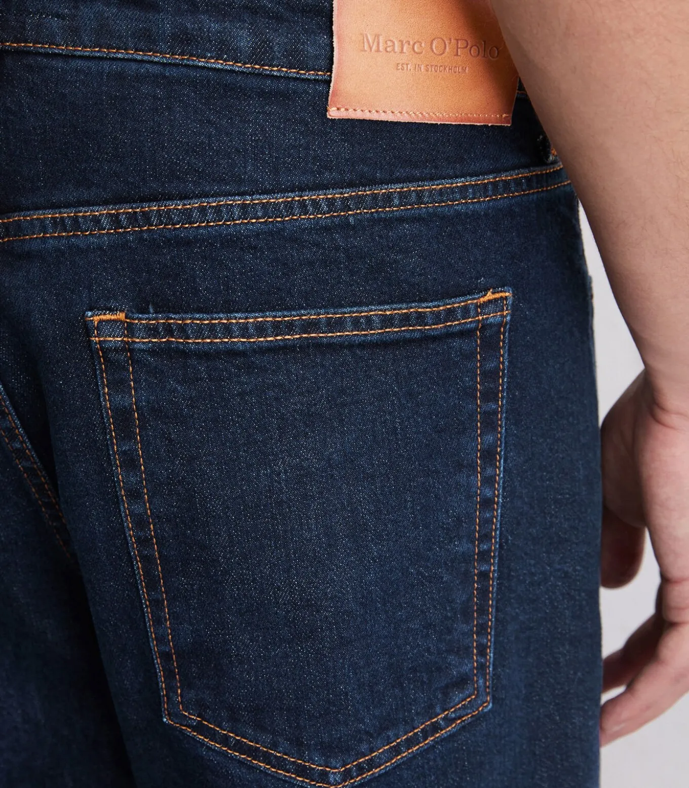 Jeans model Accilo taps toelopend