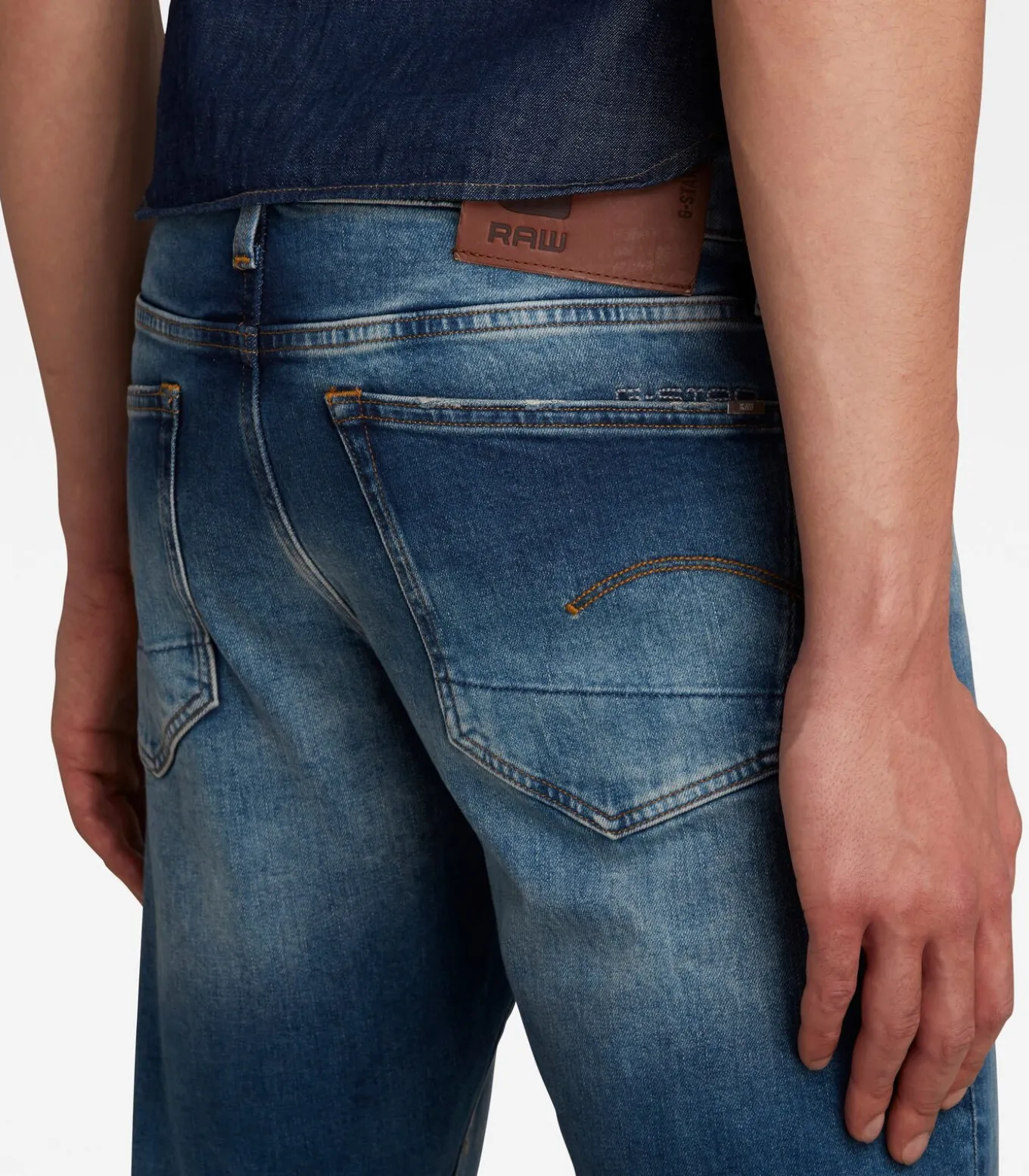 Rechte taps toelopende jeans 3301