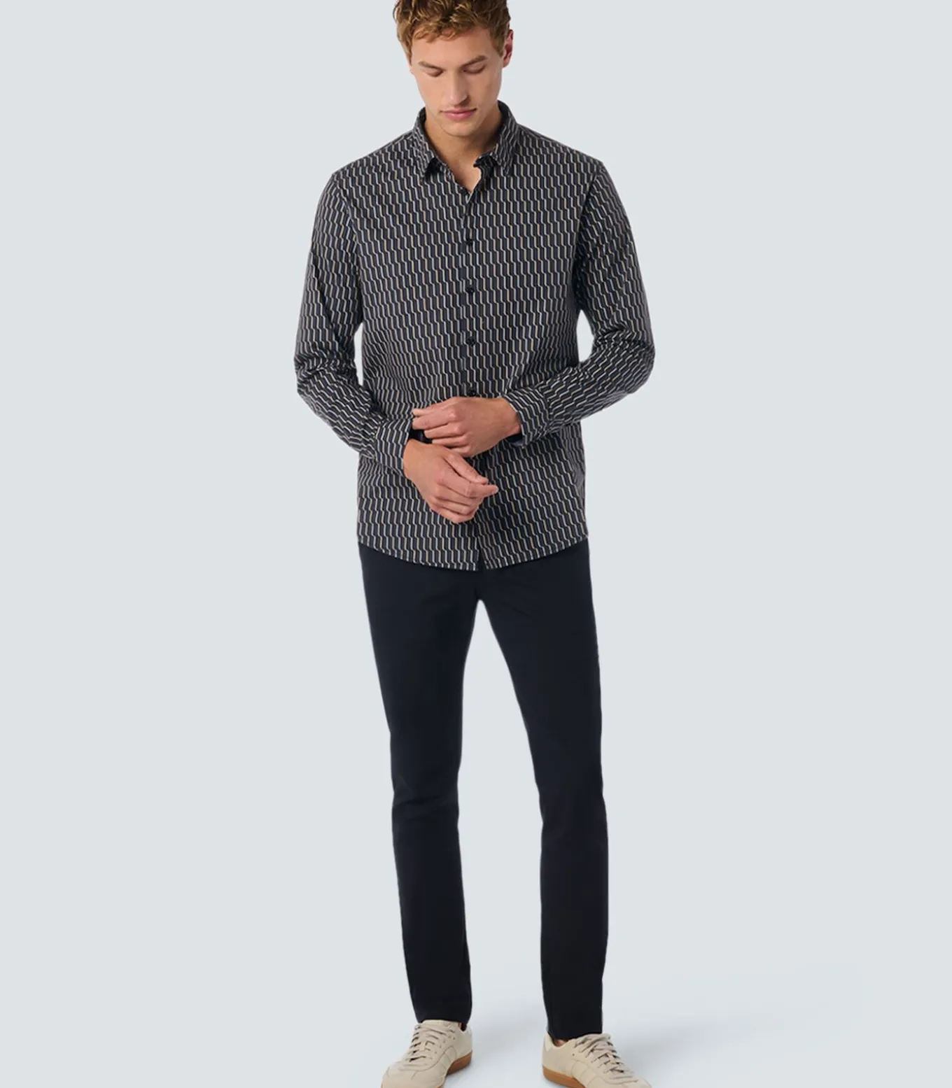 Stijlvol wintershirt met dynamisch all-over patroon