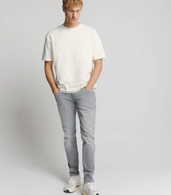 Tapered fit jeans